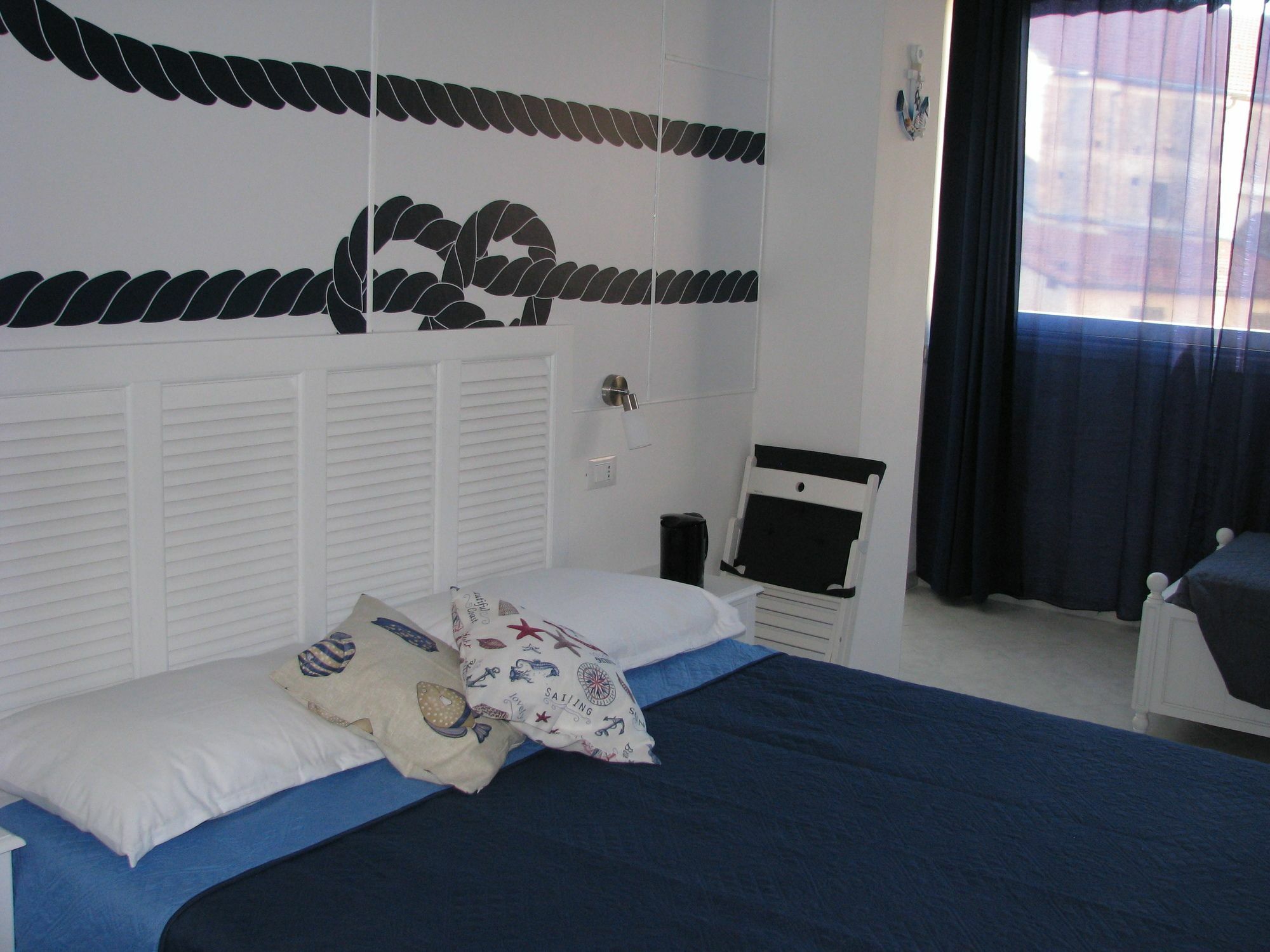 "6 In Centro" Guest House Sanremo Exterior foto