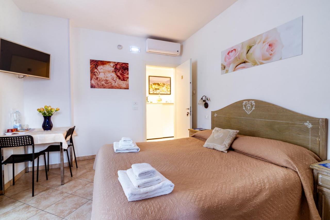 "6 In Centro" Guest House Sanremo Exterior foto